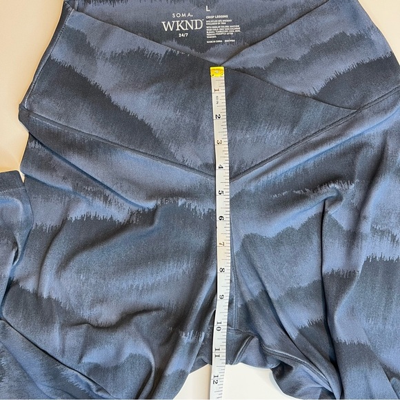 SOMA WKND 24/7 Women’s Blue Print Cropped Leggings Crossover Waist Size L - Picture 8 of 8